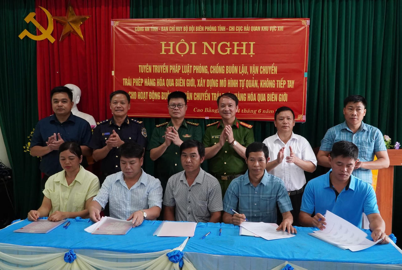 Triển khai mô hình tự quản “Không tiếp tay cho hoạt động buôn lậu, vận chuyển trái phép hàng hóa qua biên giới”
