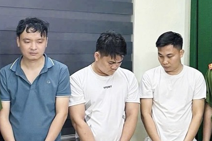 Khởi tố 3 đối tượng buôn bán điện thoại Samsung giả với tổng giá trị tương đương hơn 6 tỷ đồng