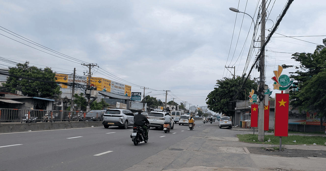 Quốc lộ 13 hiện là trục nối giao thông quan trọng giữa trung tâm TP Hồ Chí Minh và khu vực Bình Dương, Đồng Nai…