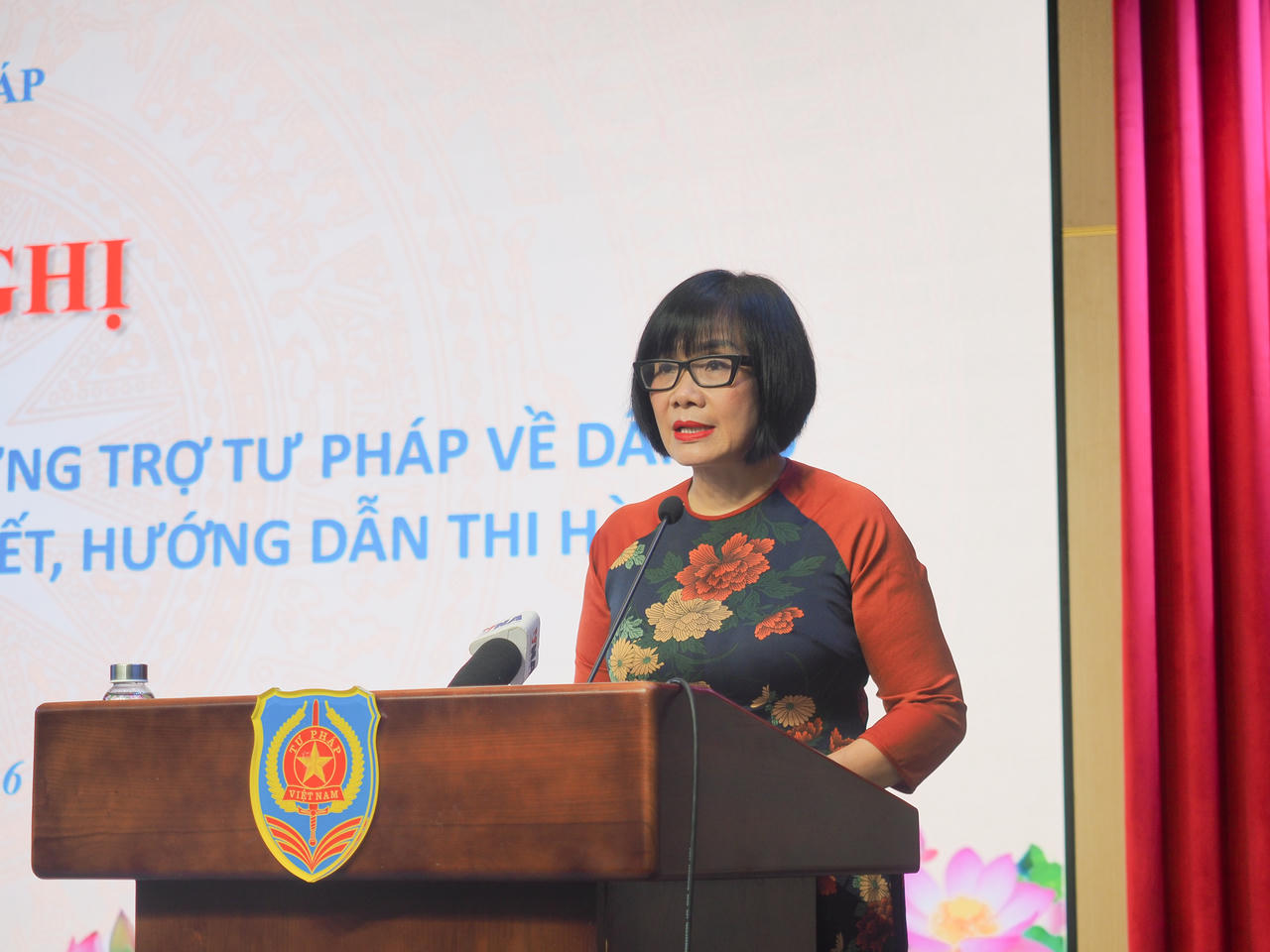 Thứ trưởng Đặng Hoàng Oanh phát biểu khai mạc Hội nghị.