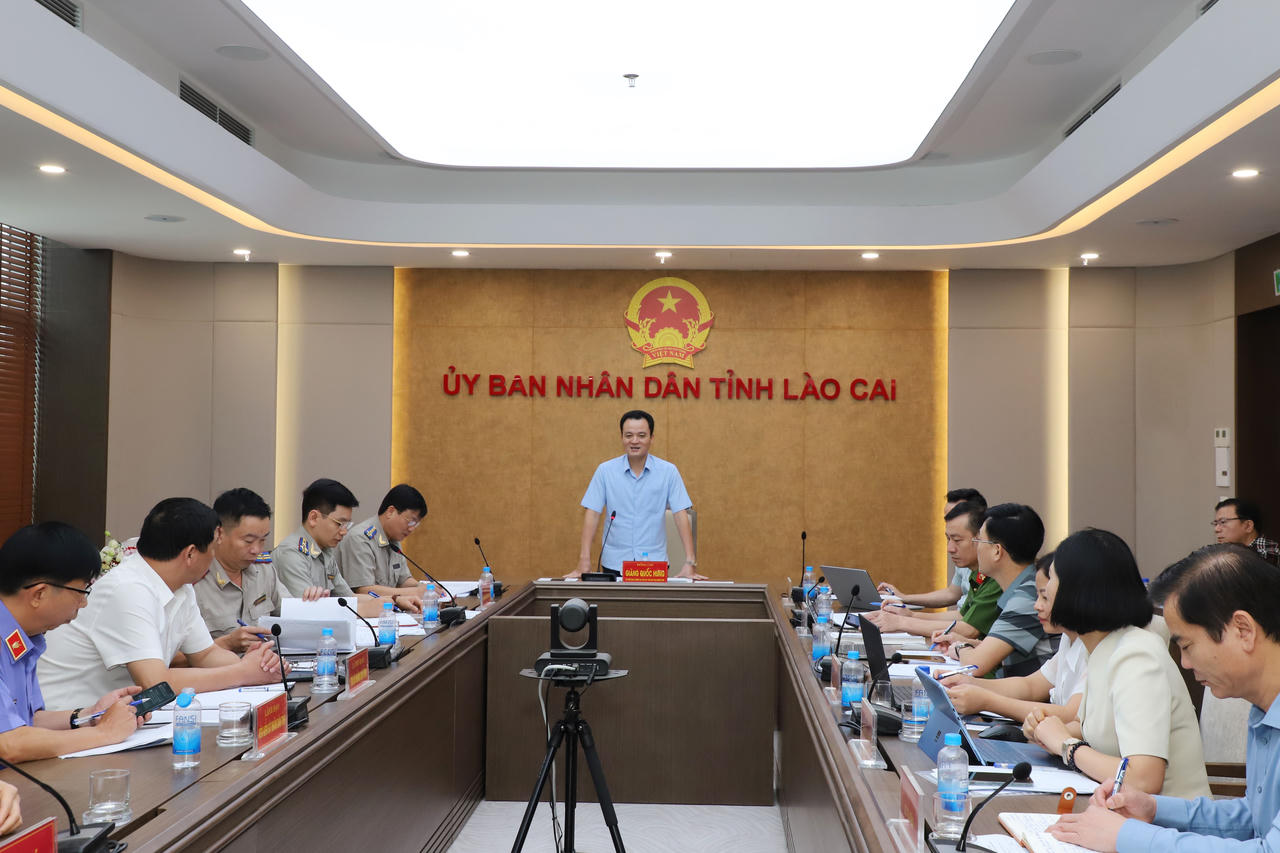 Các đại biểu trao đổi, thảo luận hướng "gỡ vướng" trong công tác phối hợp trong công tác THADS. Ảnh: Linh Vũ.&nbsp;