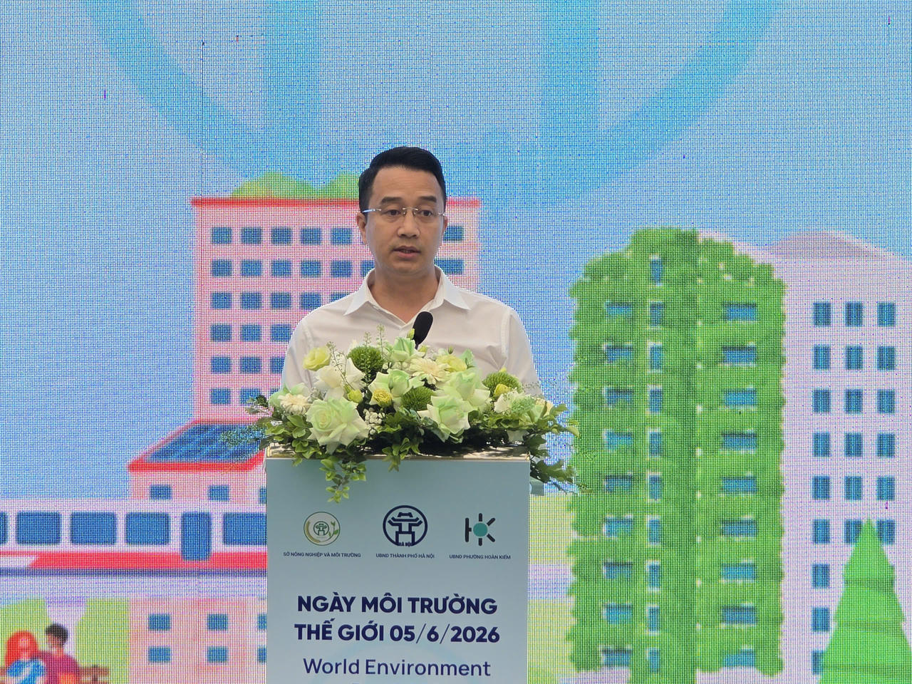 Chủ tịch UBND phường Hoàn Kiếm Trịnh Hoàng Tùng khẳng định vai trò của chính quyền cơ sở trong việc đưa các chủ trương bảo vệ môi trường đến từng khu dân cư.