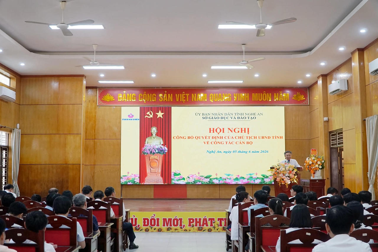 Hội nghị công bố Quyết định của Chủ tịch UBND tỉnh Nghệ An về công tác cán bộ.