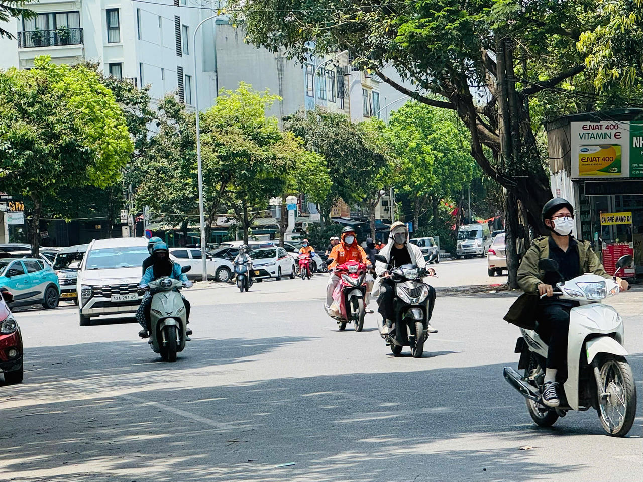 'Đảo nhiệt đô thị' - thách thức đang 'nóng' lên giữa lòng Hà Nội