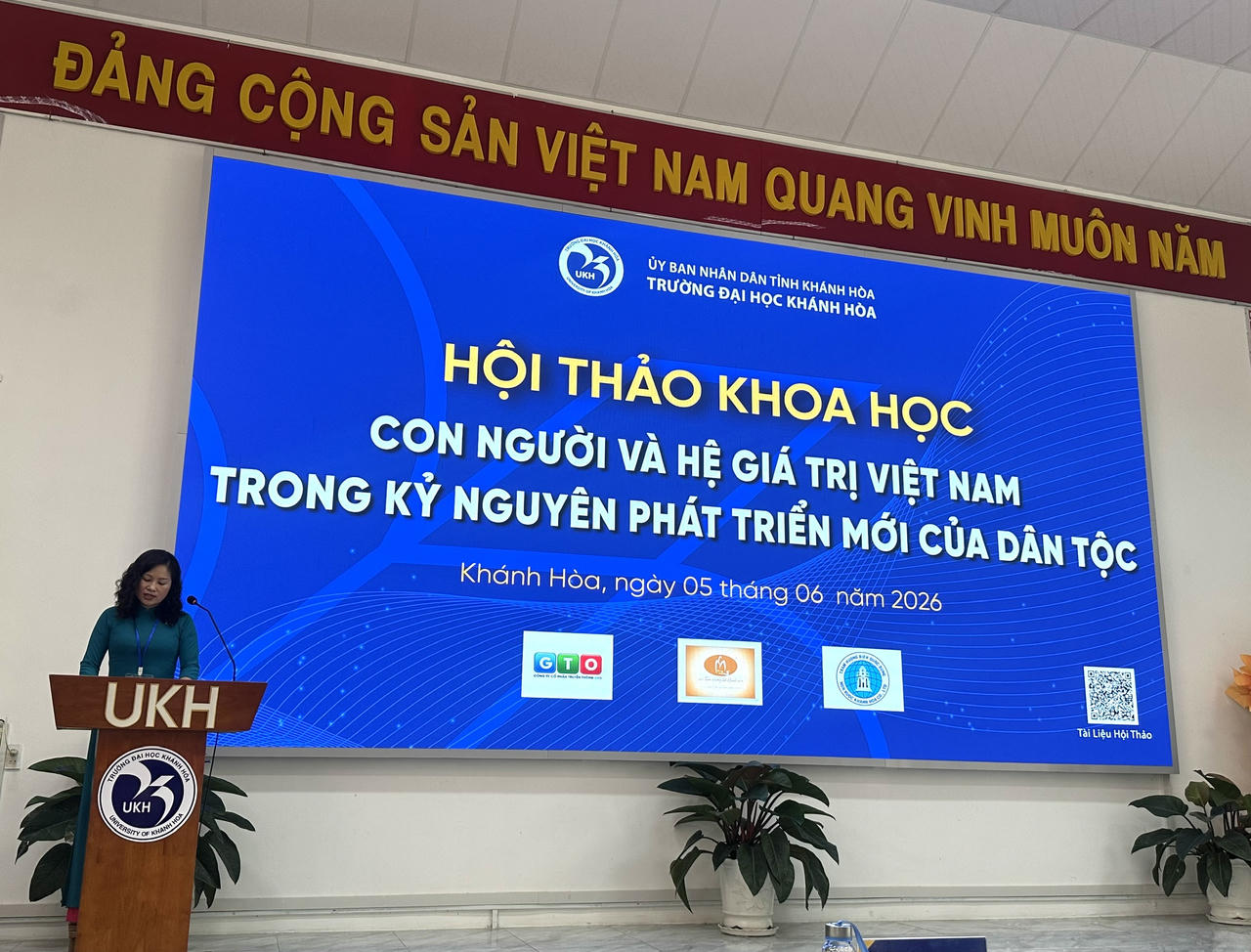 Giữ gìn hệ giá trị Việt Nam trong kỷ nguyên mới: Bắt đầu từ việc xây dựng con người