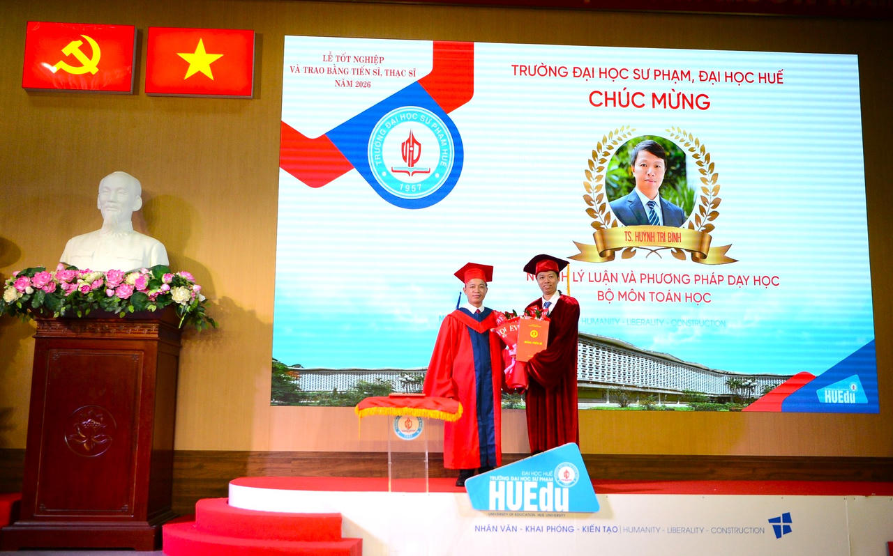 Trường Đại học Sư phạm, Đại học Huế trao bằng cho 5 tiến sĩ và 289 thạc sĩ