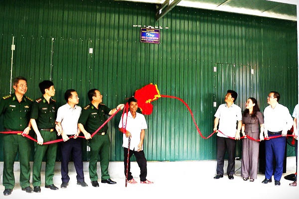 Bàn giao 23 căn nhà cho đồng bào dân tộc thiểu số vùng biên Quảng Trị