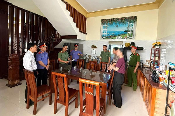 Bắt tạm giam một hiệu trưởng trường tiểu học ở Quảng Trị