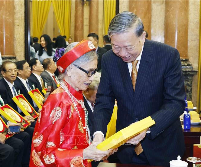 Tổng Bí thư, Chủ tịch nước Tô Lâm: Khơi dậy tinh thần 'Tuổi cao - Gương sáng' trong giai đoạn phát triển mới