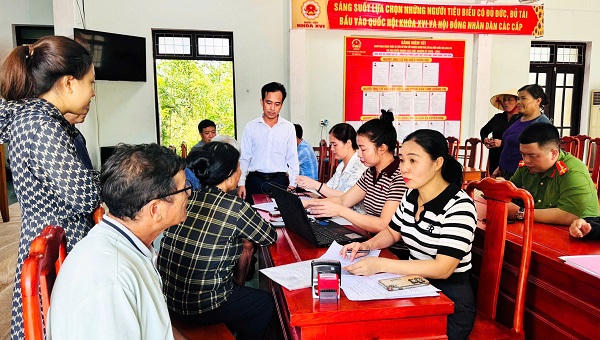 Quảng Trị: Từ 'người dân tìm chính quyền' sang 'chính quyền chủ động tìm người dân'