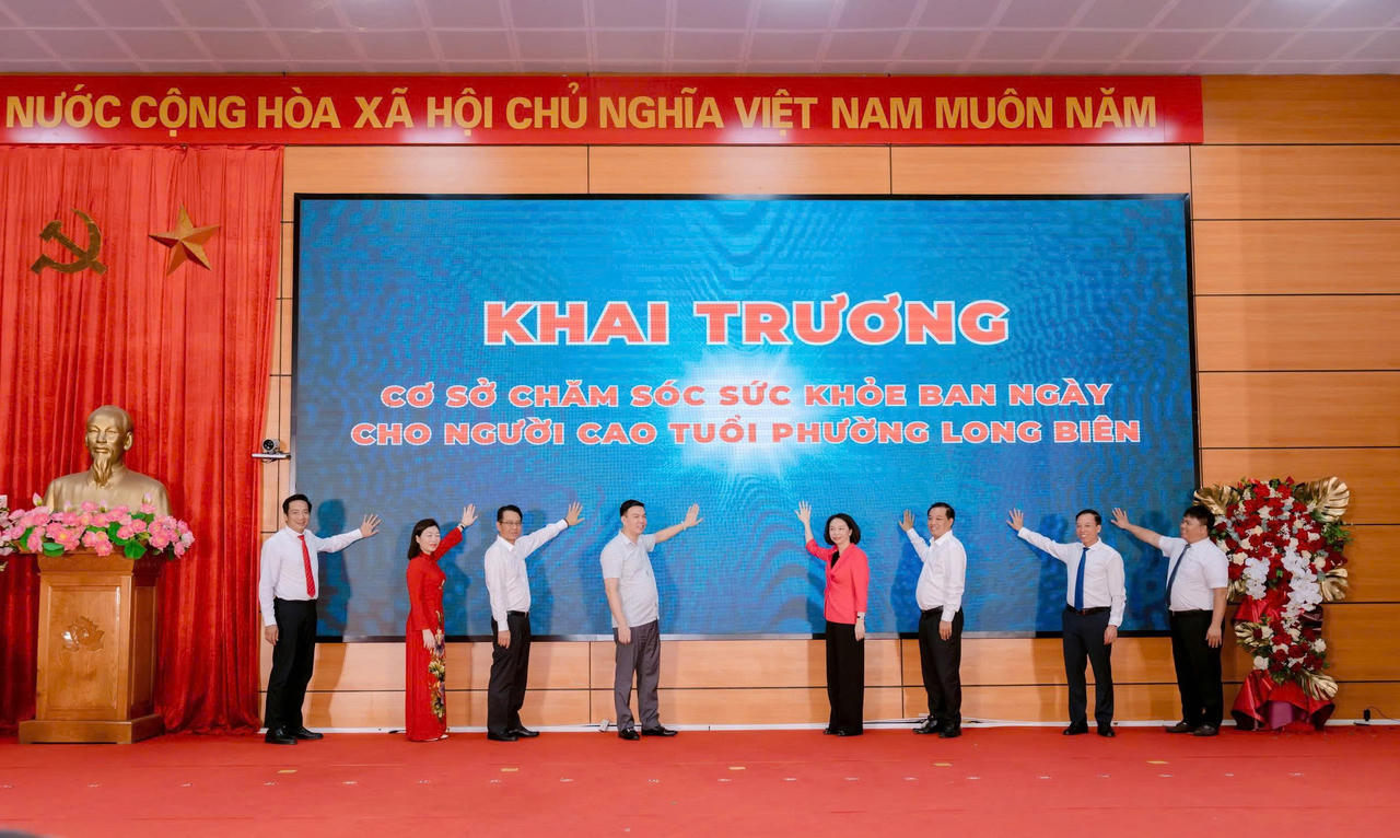 Khai trương mô hình chăm sóc sức khỏe ban ngày cho người cao tuổi đầu tiên tại Hà Nội