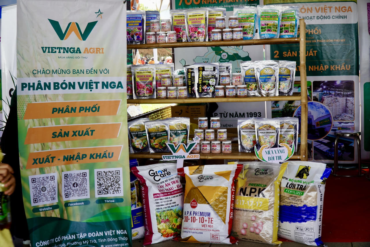 Đặc sắc tiểu cảnh hoa quả vùng miền tại Lễ hội Trái cây Đồng Tháp lần thứ I