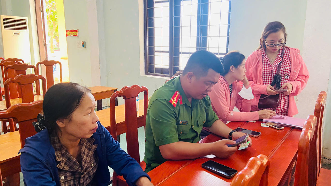 Việc đưa dịch vụ công về gần dân hơn giúp người dân tiết kiệm thời gian và chi phí đi lại khi thực hiện thủ tục hành chính.