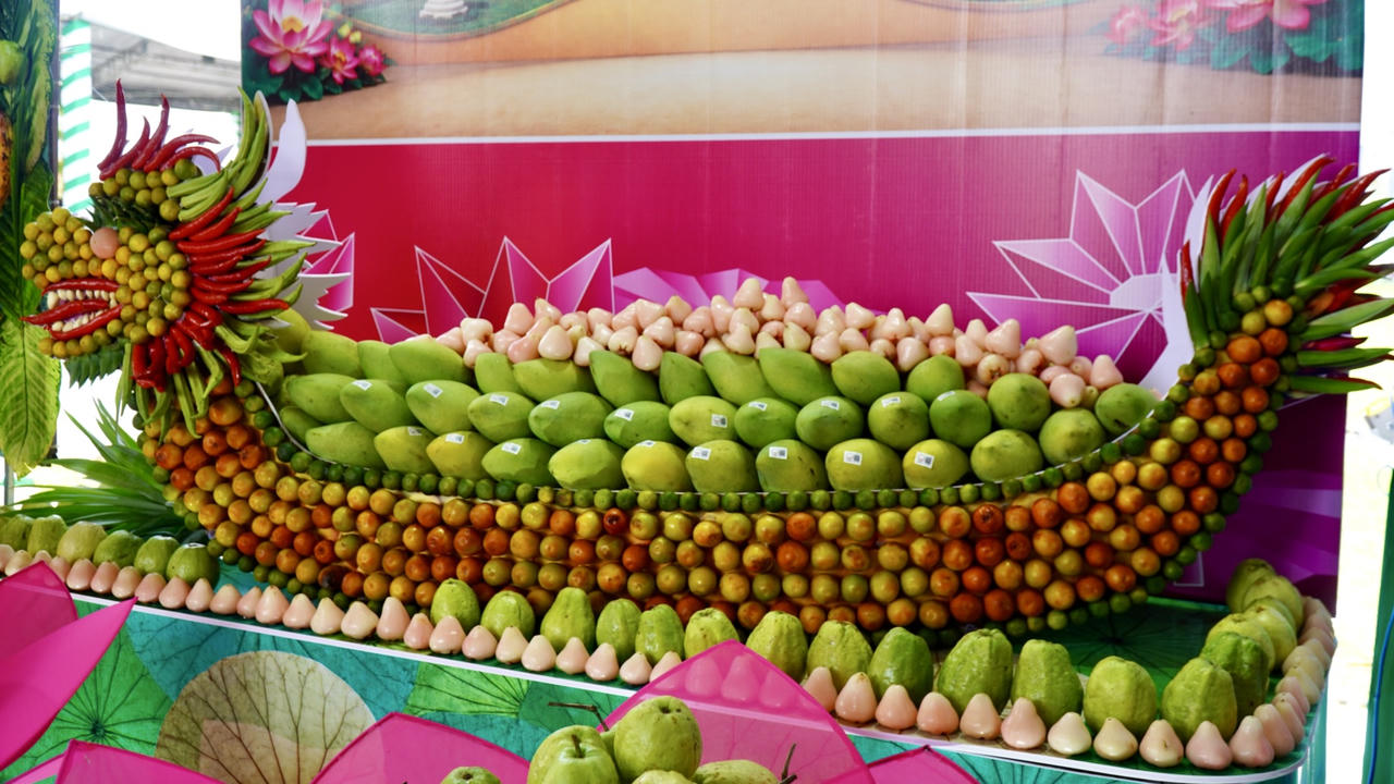 Đặc sắc tiểu cảnh hoa quả vùng miền tại Lễ hội Trái cây Đồng Tháp lần thứ I