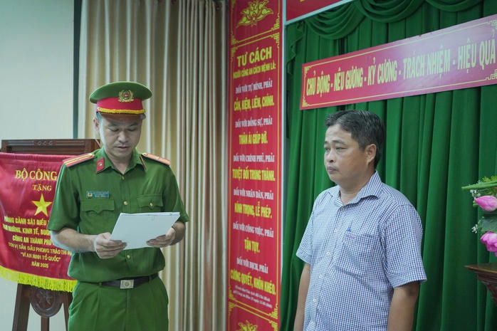 Bắt tạm giam cựu Trưởng Ban Tổ chức Tỉnh ủy Sóc Trăng cũ - Ảnh 1.
