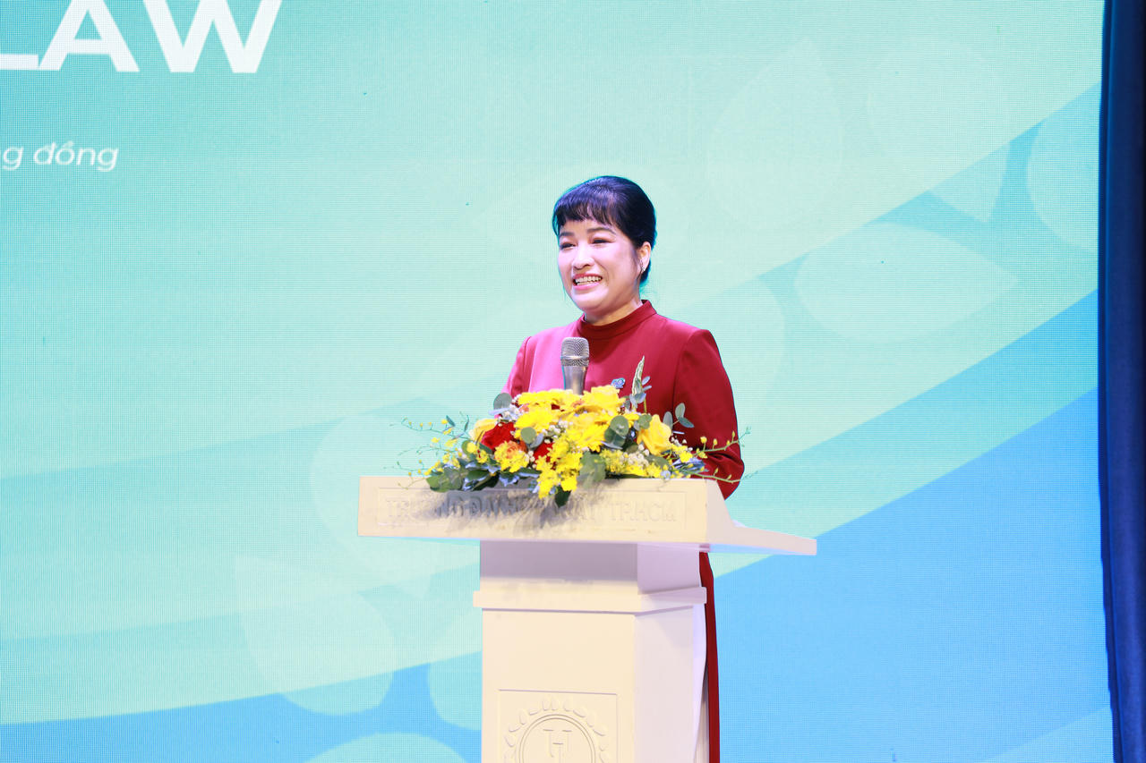 Bà Lưu Thị Thanh Mẫu - Chủ tịch CLB Doanh nhân CSV ULAW phát biểu