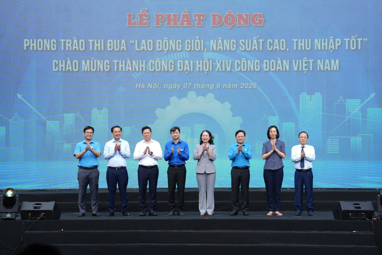 Lan tỏa mạnh mẽ phong trào “Lao động giỏi, năng suất cao, thu nhập tốt” tại điểm cầu Khu công nghiệp Thăng Long, xã Thiên Lộc, thành phố Hà Nội.