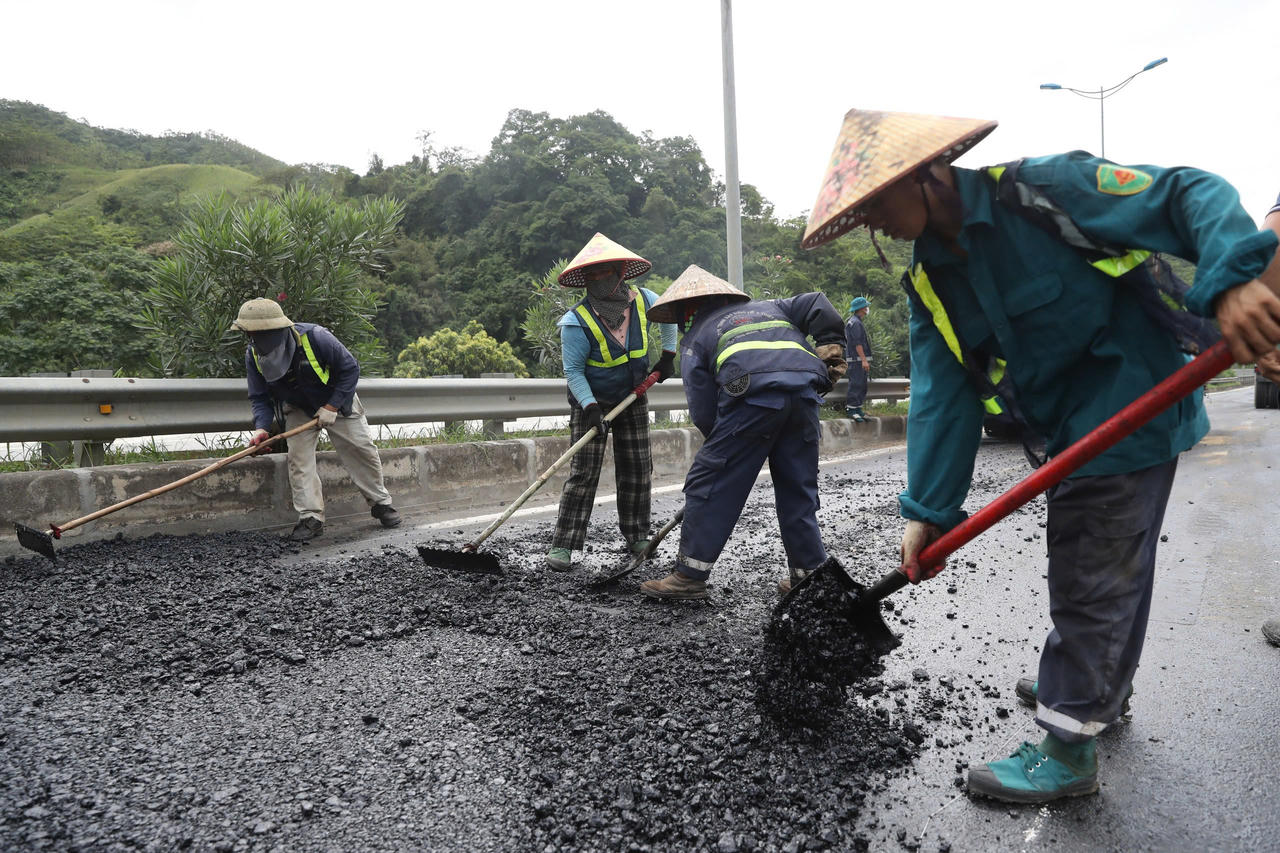 Dự án mở rộng cao tốc Nội Bài - Lào Cai: Tăng tốc thi công, hướng tới thông xe cuối năm 2026