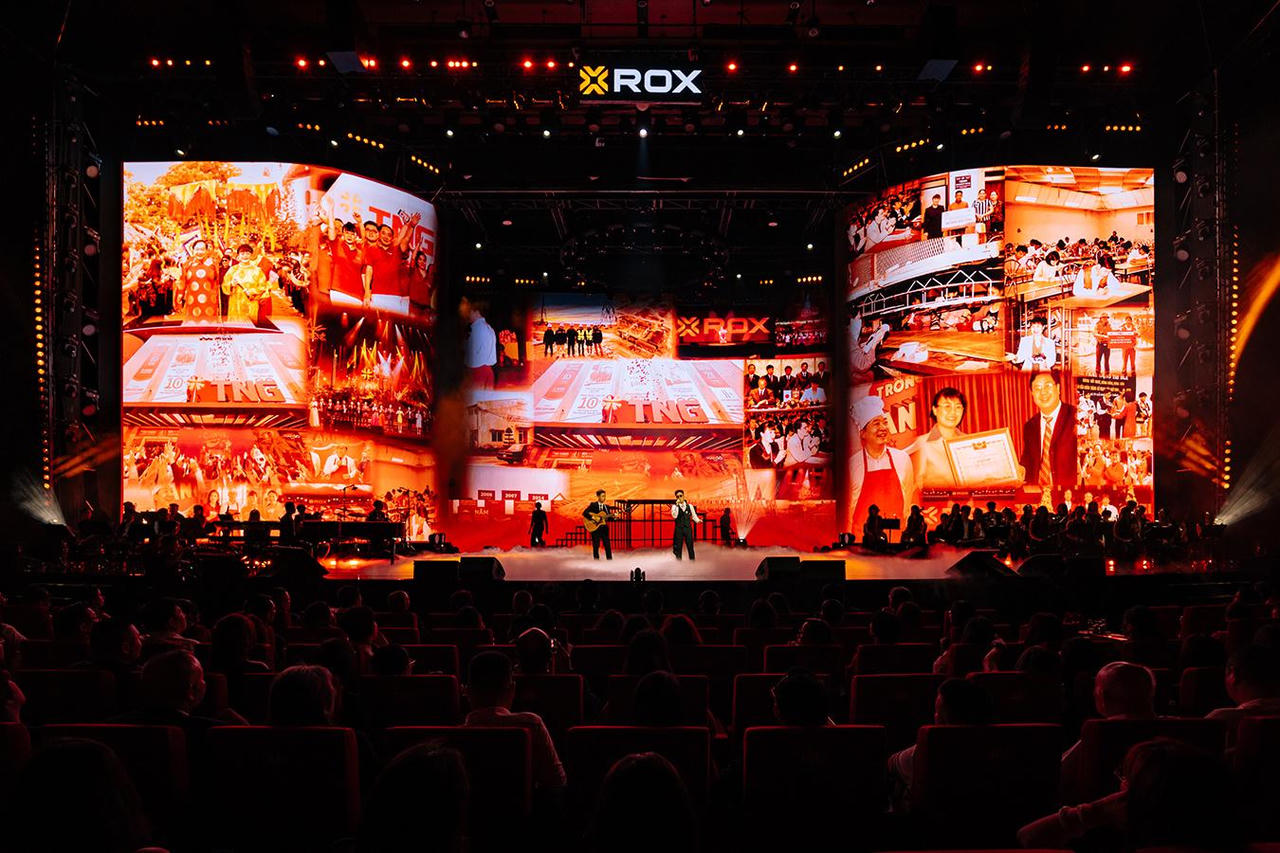 Những khoảnh khắc rực rỡ, thăng hoa cảm xúc trong ROX30 Concert