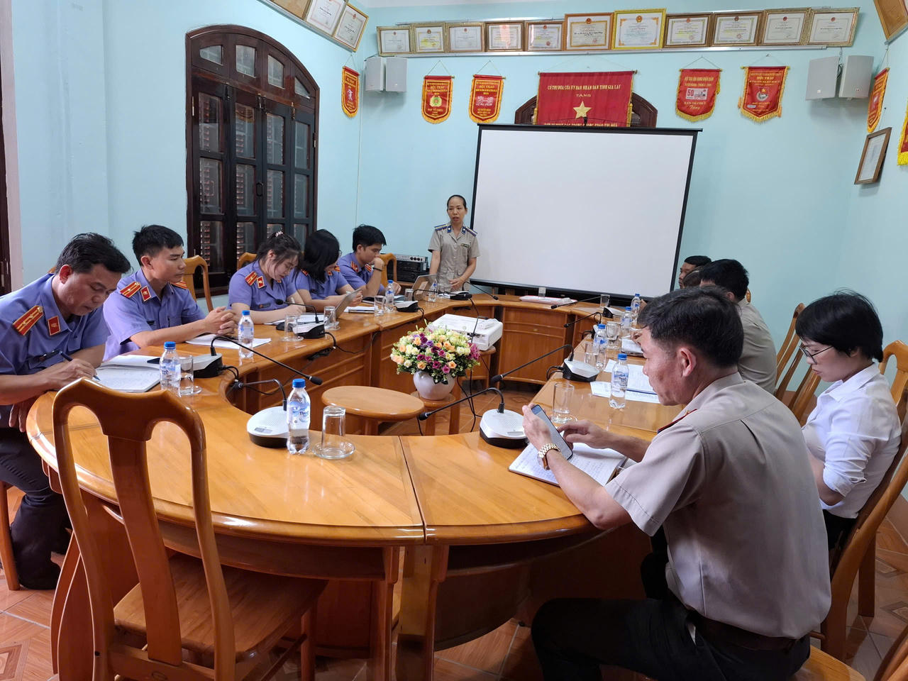 Chấp hành viên Phạm Thị Hương luôn là một cán bộ mẫu mực, sống và làm việc có nguyên tắc, có trách nhiệm.