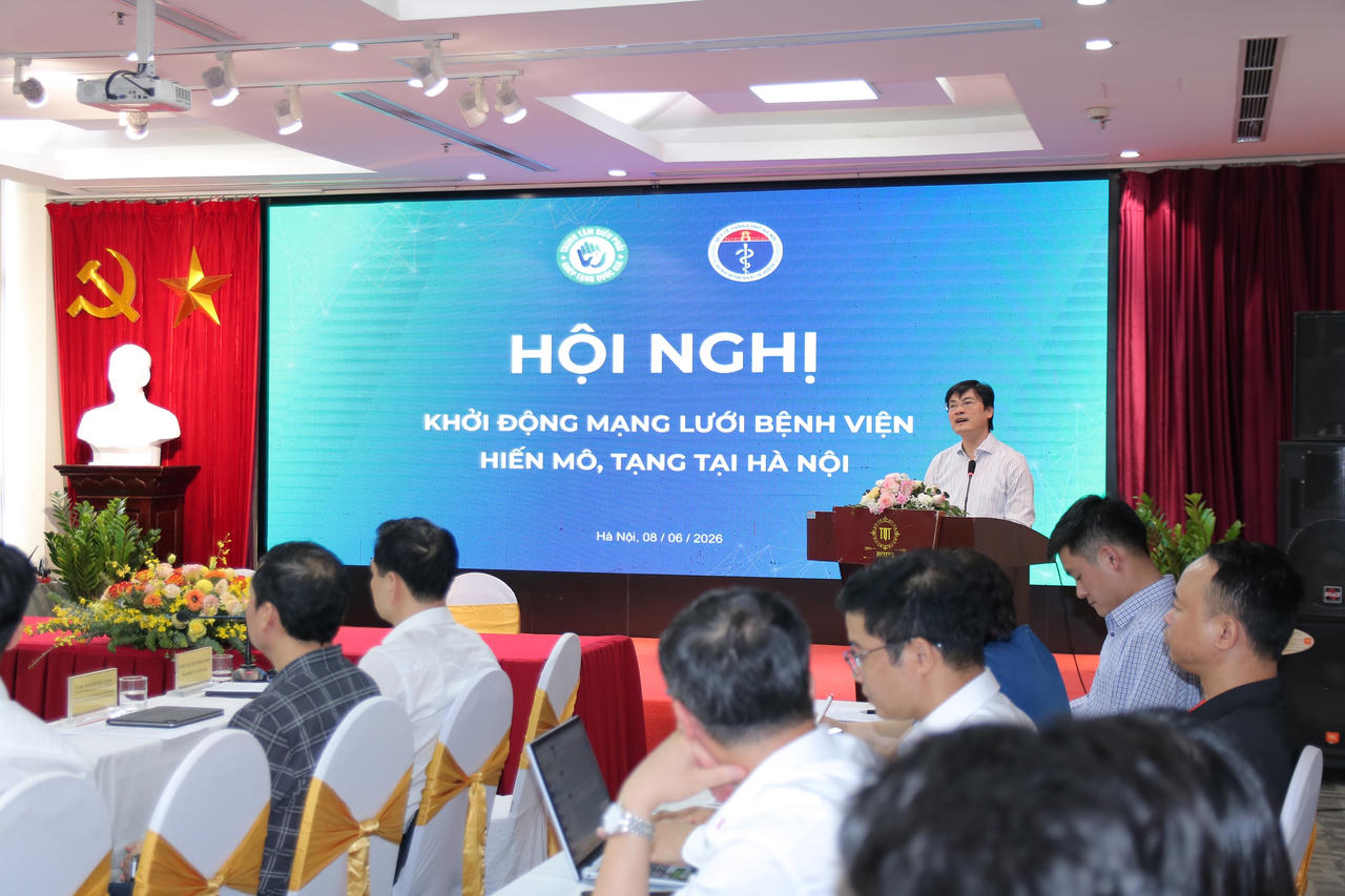 Giám đốc Sở Y tế Hà Nội Nguyễn Trọng Diện phát biểu tại Hội nghị.