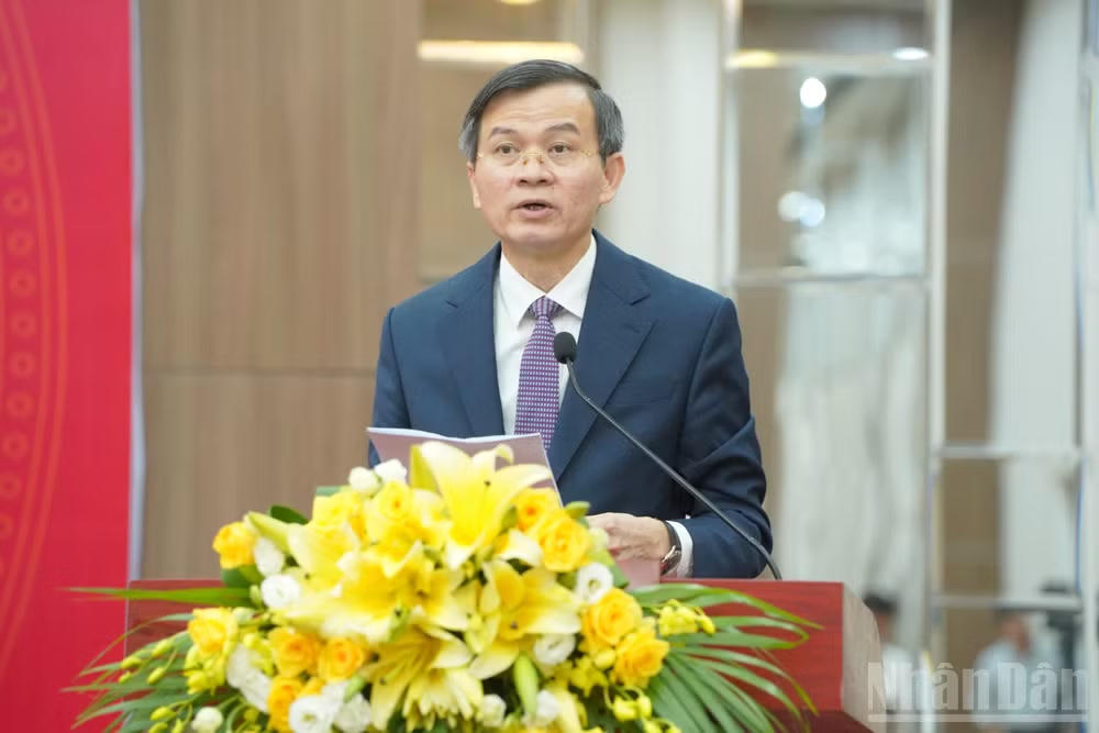 Đồng chí Đoàn Minh Huấn phát biểu khai mạc kỳ họp. Ảnh: nhandan.vn