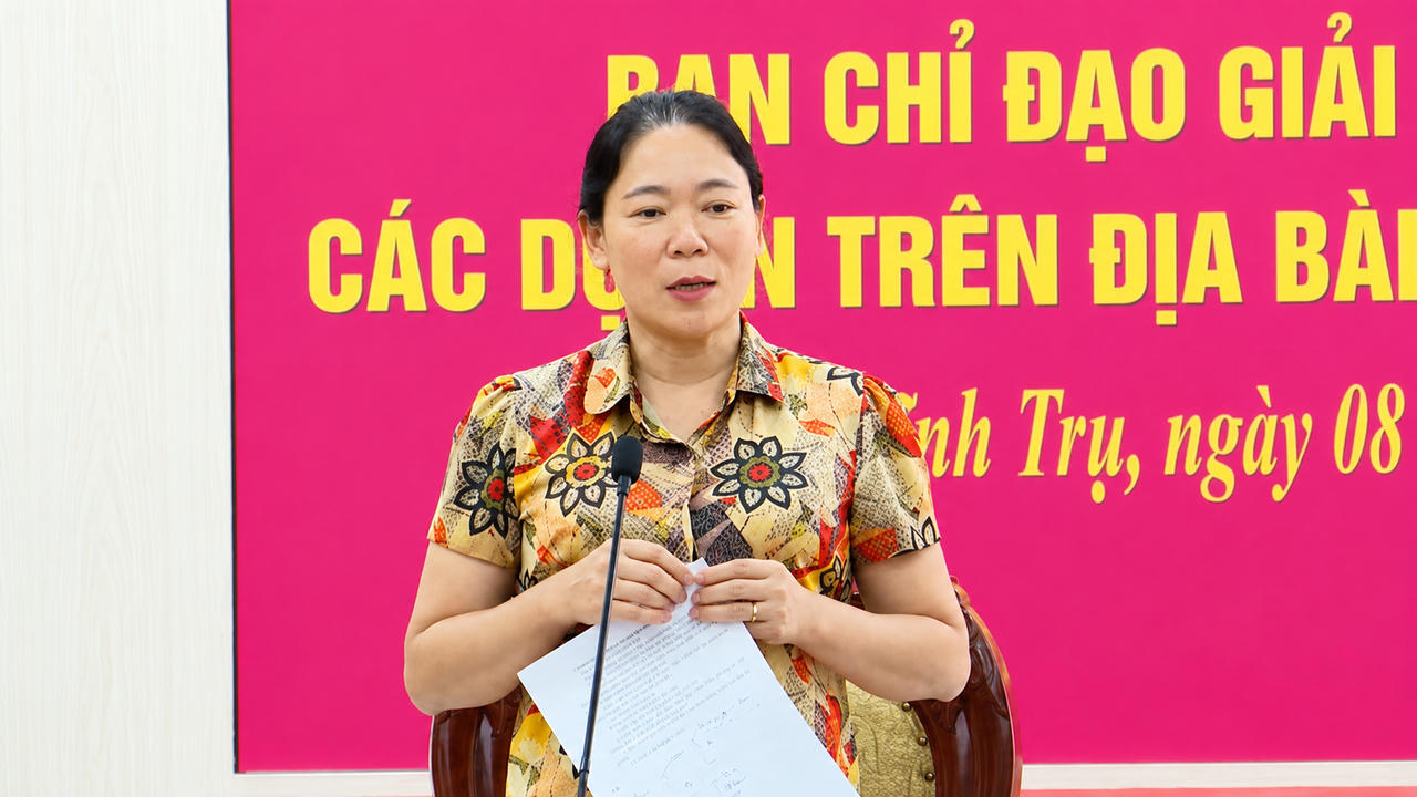 Bà Lê Thị Hồng Hà – Bí thư Đảng ủy, Chủ tịch HĐND xã, Trưởng Ban Chỉ đạo yêu cầu các thành viên Ban Chỉ đạo, các cơ quan chuyên môn tiếp tục tăng cường công tác tuyên truyền, vận động, đối thoại với các hộ dân; lắng nghe kiến nghị hợp lý, chính đáng của người dân để báo cáo cấp có thẩm quyền xem xét, giải quyết theo quy định.
