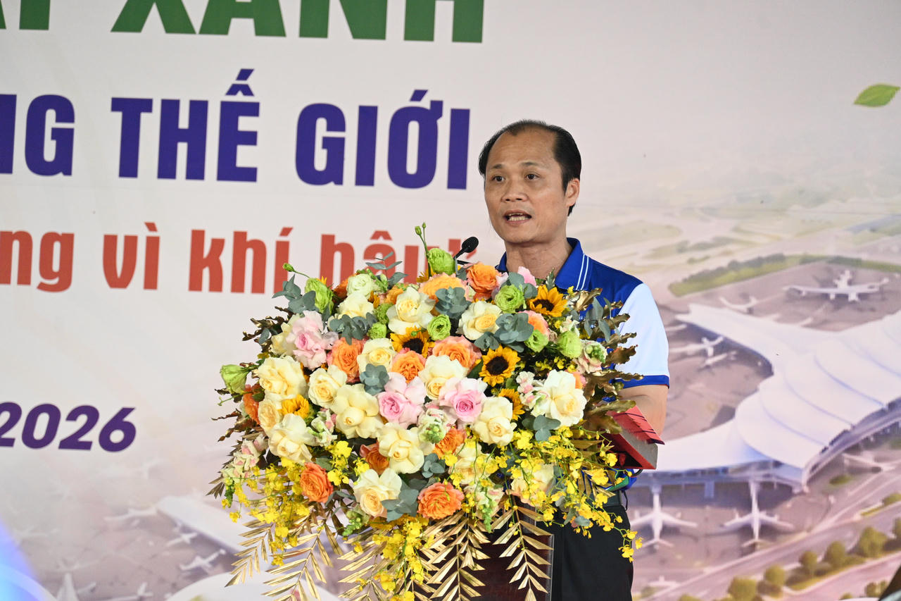 Ủy viên Ban Thường vụ Thành ủy, Phó Chủ tịch UBND thành phố Đồng Nai Nguyễn Tuấn Anh phát biểu kêu gọi toàn dân hưởng ứng hành động vì môi trường.