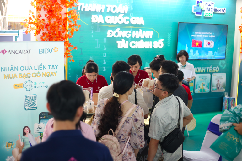 Giá bạc ngày 8/6: Bạc thế giới đi xuống, bạc trong nước lùi về mốc 70 triệu đồng/lượng