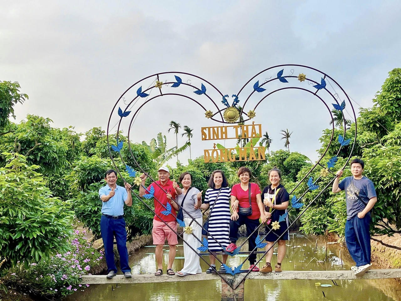 Dù vải thiều chưa vào chính vụ, mỗi ngày khu du lịch vẫn đón khoảng 100 lượt khách; vào dịp cuối tuần, lượng khách có thể tăng lên 200-300 lượt (ảnh&nbsp;Khu du lịch sinh thái Đồng Mẩn).