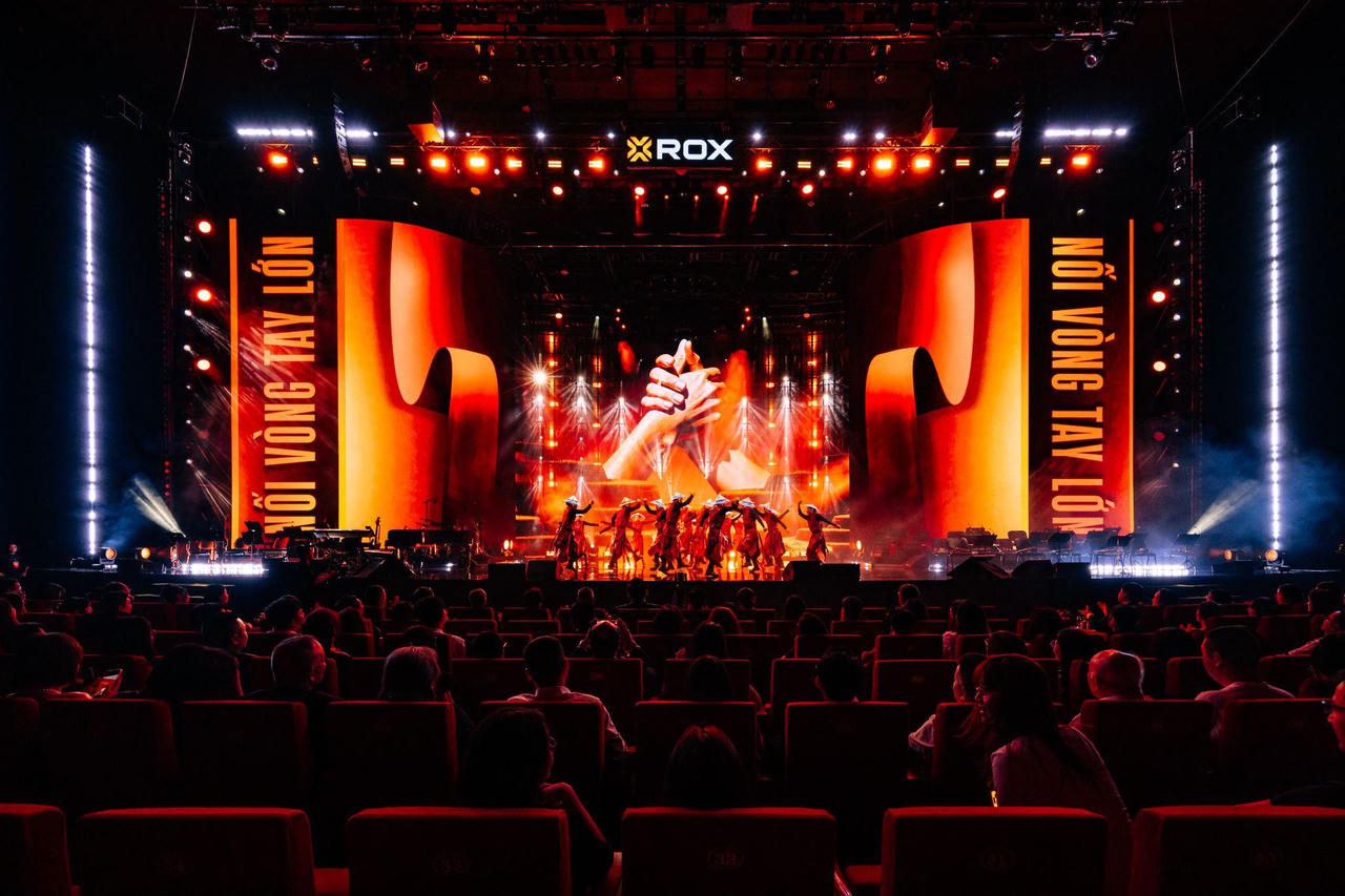 Những khoảnh khắc rực rỡ, thăng hoa cảm xúc trong ROX30 Concert