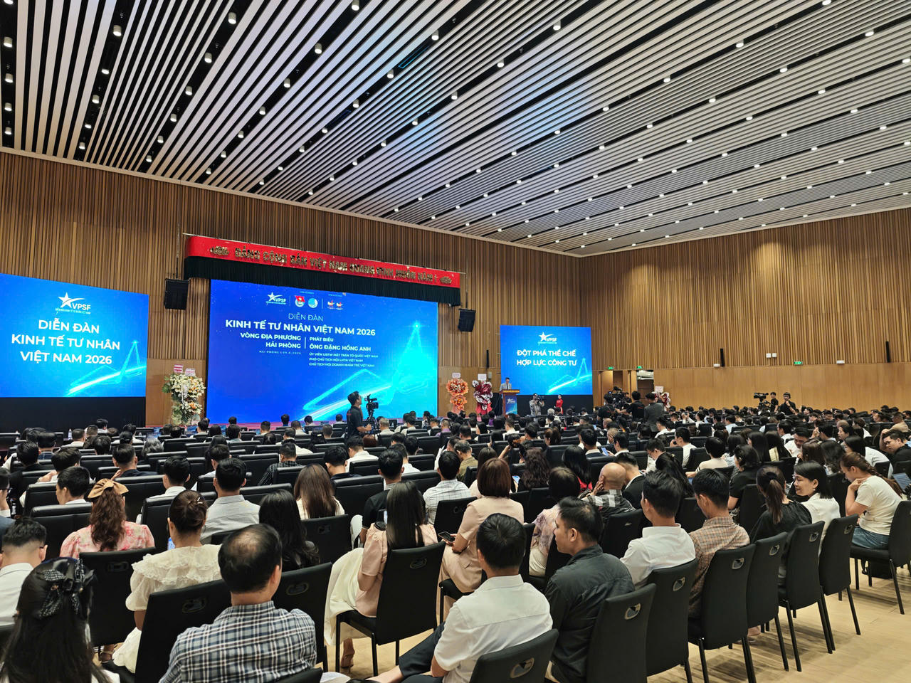 Đối thoại, kết nối nguồn lực phát triển kinh tế tư nhân