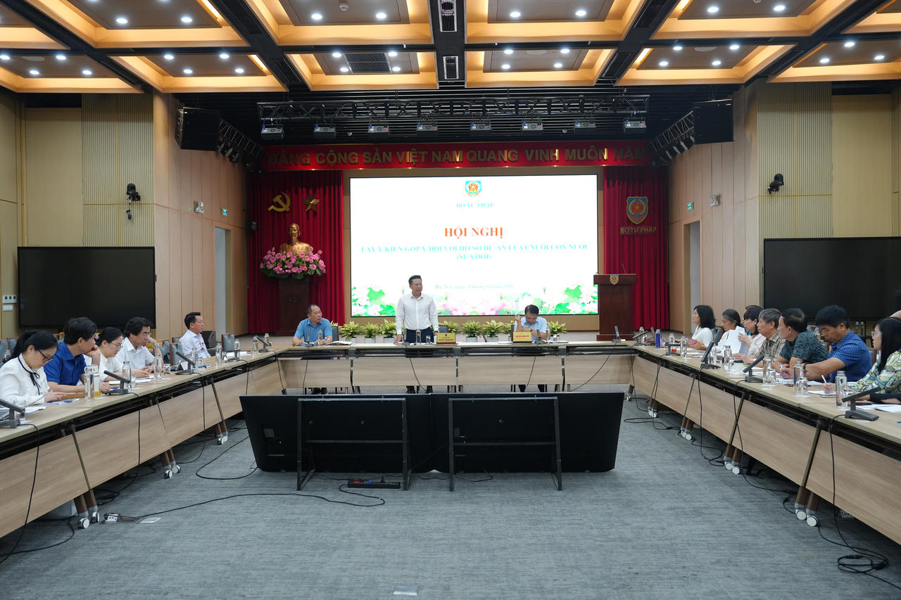 Nghiên cứu quy định độ tuổi tối đa được nhận con nuôi