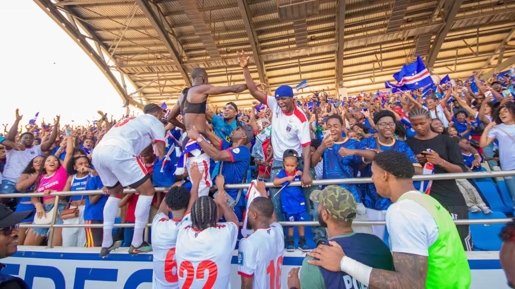 Với người dân Cabo Verde, đội tuyển quốc gia được dự World Cup vẫn là điều họ không bao giờ nghĩ tới (Ảnh: FIFA)