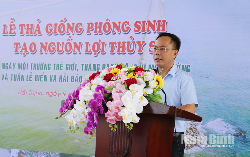 Ông Nguyễn Sinh Tiến, Phó Giám đốc Sở Nông nghiệp và Môi trường phát biểu tại buổi lễ.&nbsp;Ảnh: Văn Đại-Mạnh Hùng