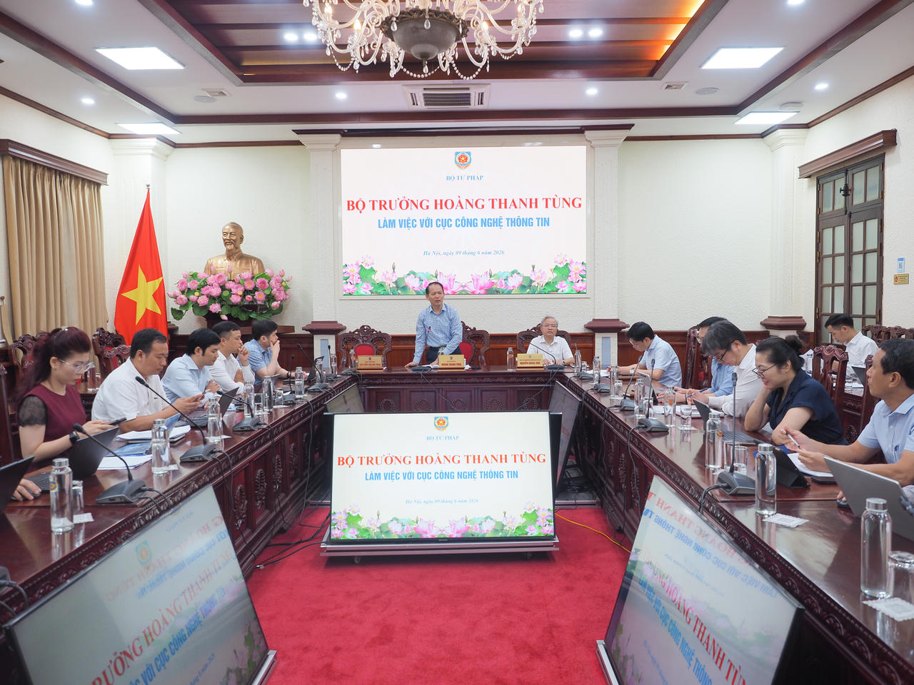 Tăng cường đào tạo, bồi dưỡng nguồn nhân lực công nghệ thông tin