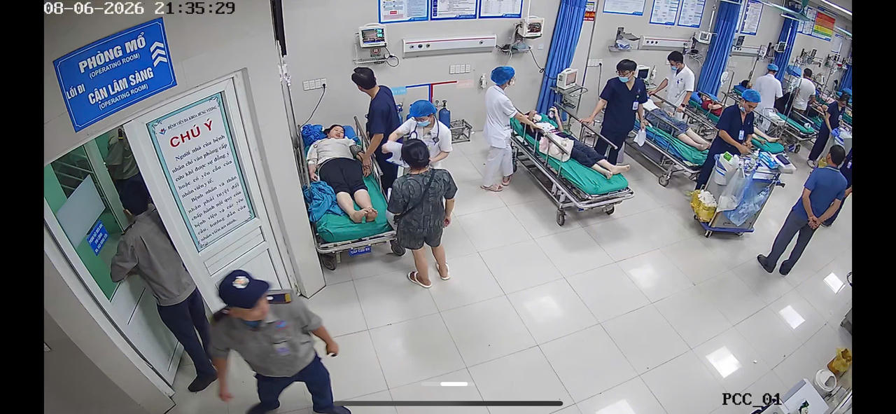 Cập nhật về vụ tai nạn liên hoàn trên cao tốc Tuyên Quang – Phú Thọ: 15 người bị thương Cập nhật về vụ tai nạn liên hoàn trên cao tốc Tuyên Quang – Phú Thọ: 15 người bị thương
