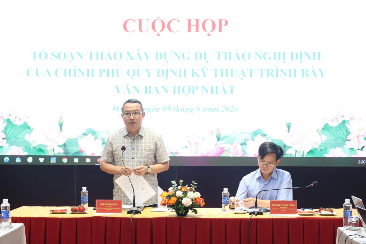 Cục trưởng Hồ Quang Huy ph&aacute;t biểu tại cuộc họp.