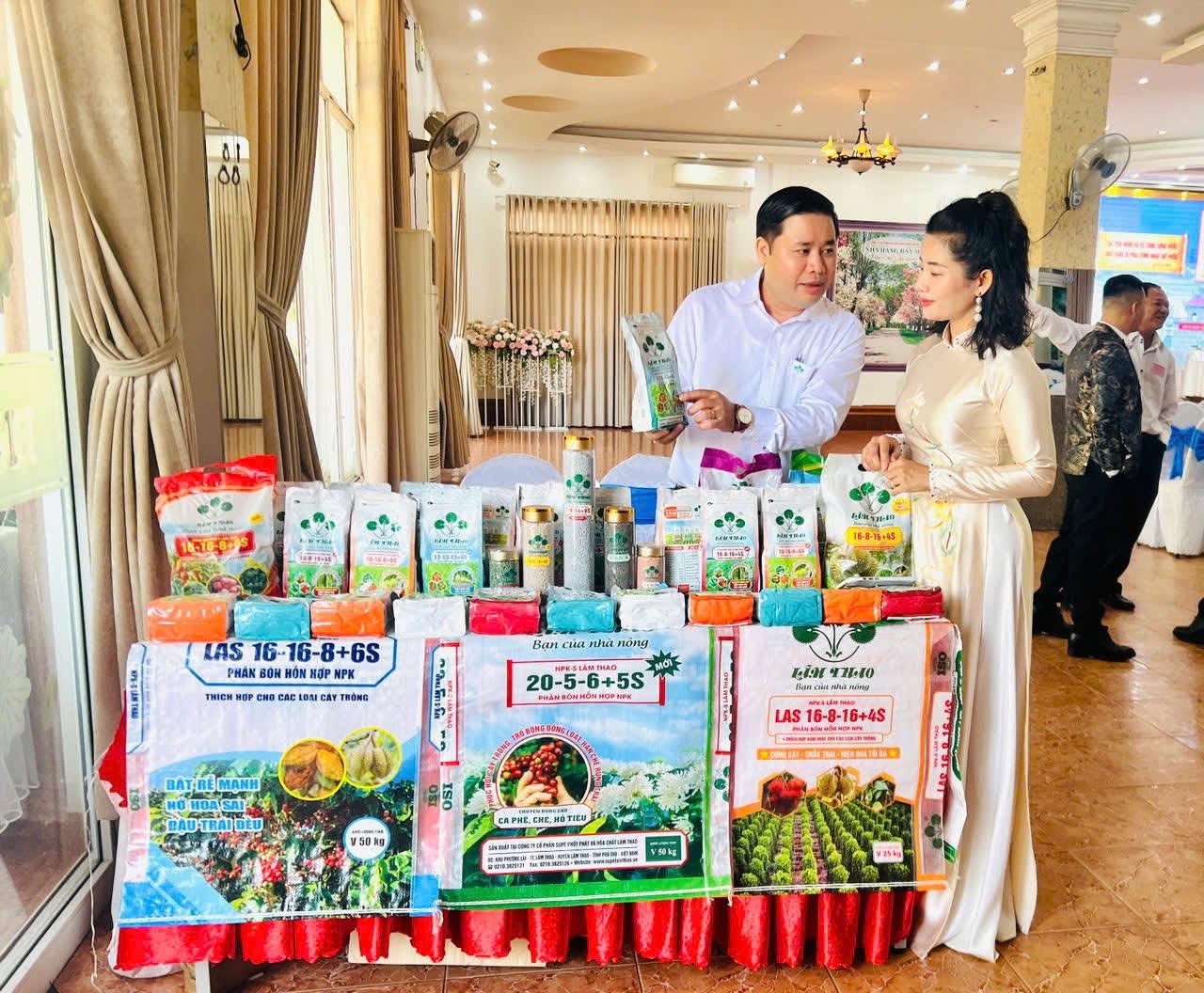 Các sản phẩm mới được Supe Lâm Thao phát triển trên cơ sở bám sát thực tiễn sản xuất nông nghiệp.Ảnh: Supe Lâm Thao