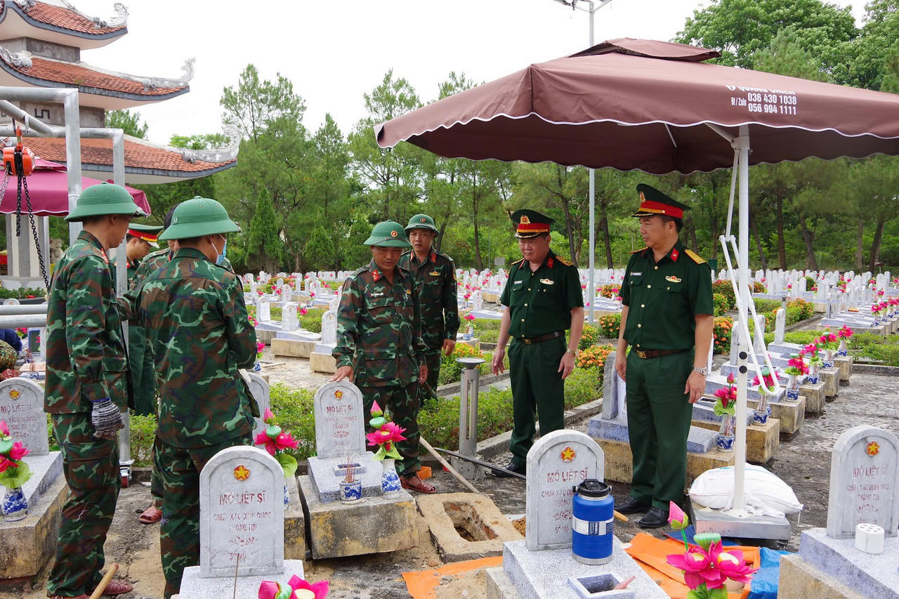 Tìm thấy 4 hài cốt liệt sĩ và nhiều di vật quân nhân tại phường Quảng Trị
