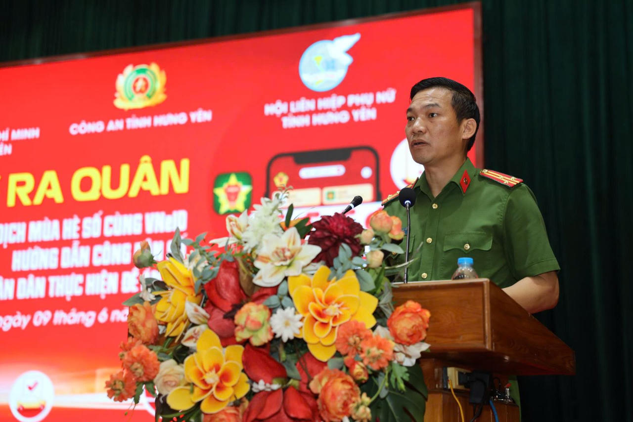 Thượng tá Nguyễn Thái Hợp, Phó Giám đốc Công an tỉnh phát biểu chỉ đạo tại Lễ ra quân.