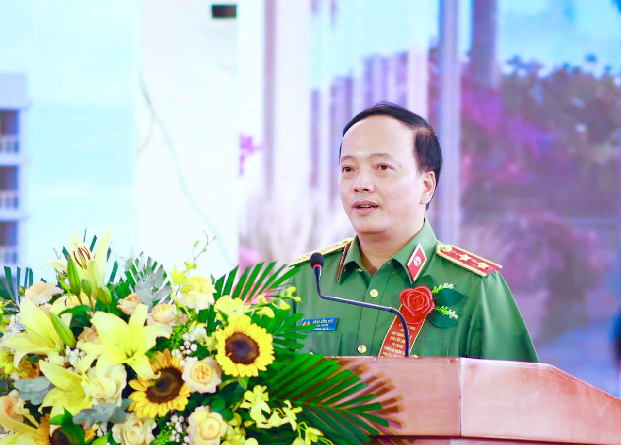 Trung tướng Đặng Hồng Đức - Thứ trưởng Bộ Công an phát biểu tại buổi lễ. (Ảnh: CATQ)