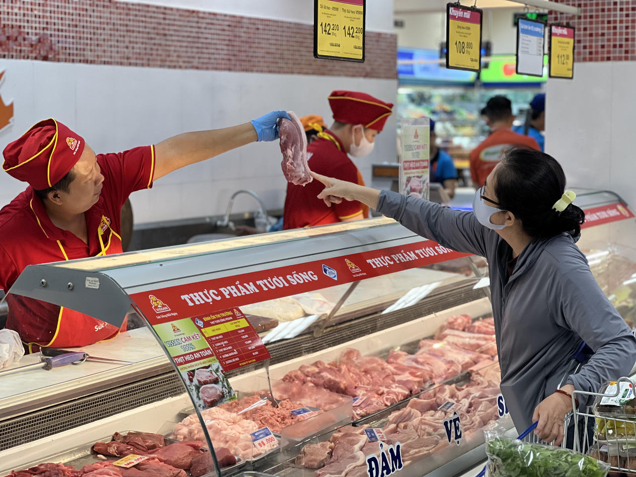 Saigon Co.op đẩy mạnh ưu đãi đối với nhóm thực phẩm tươi sống nhằm đưa thực phẩm an toàn đến gần hơn với người tiêu dùng.