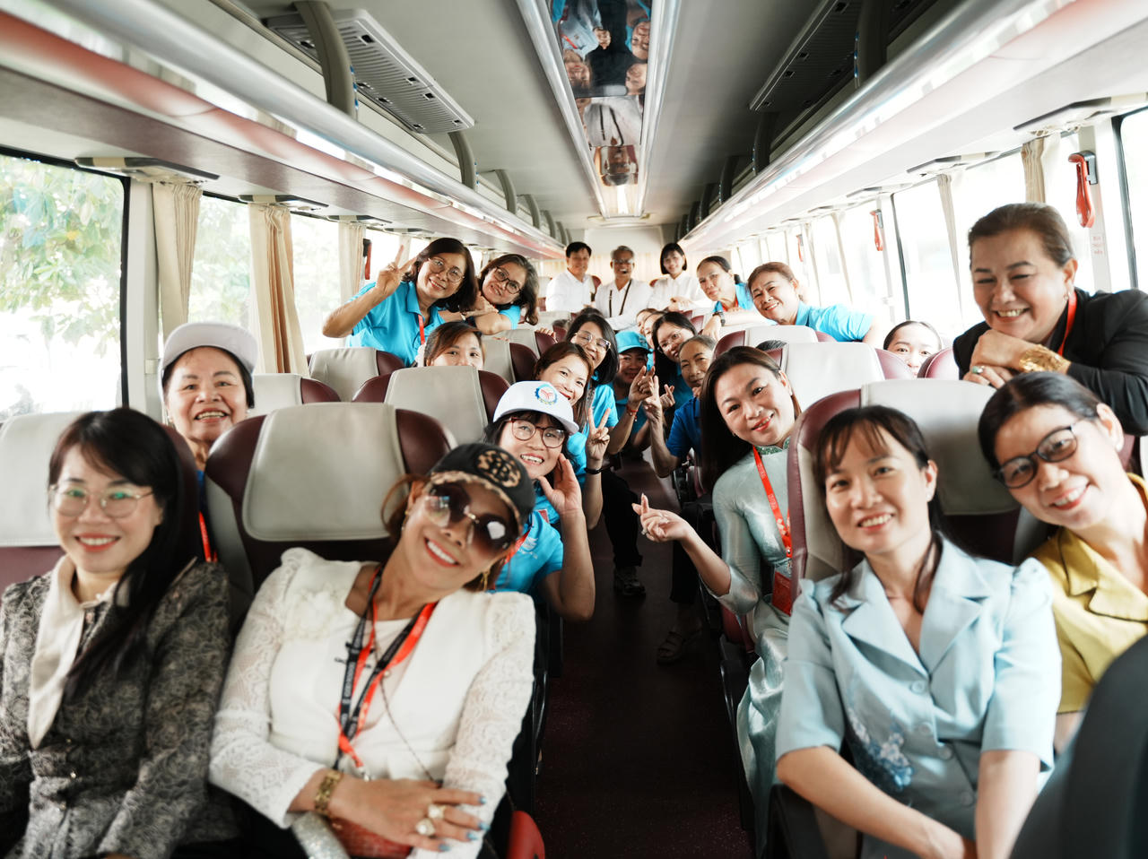 Các hội viên hào hứng tham gia chương trình tham quan Vedan Việt Nam.