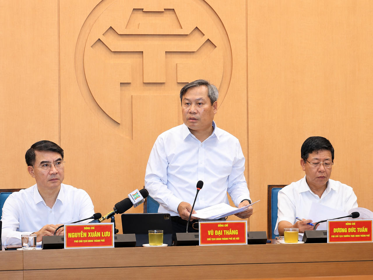 Chủ tịch UBND thành phố Hà Nội Vũ Đại Thắng chủ trì phiên họp tập thể UBND thành phố. Ảnh: Đình Hiệp