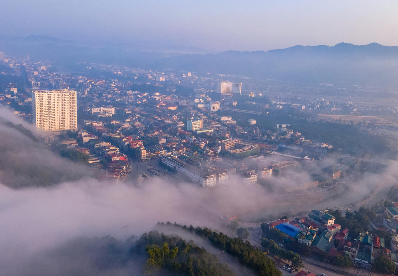 Việc nâng cấp hệ thống giao thông, hạ tầng kỹ thuật, phát triển đô thị thông minh, đẩy mạnh chuyển đổi số trong quản lý nhà nước và cung cấp dịch vụ công sẽ tạo nền tảng cho sự phát triển bền vững trong tương lai.