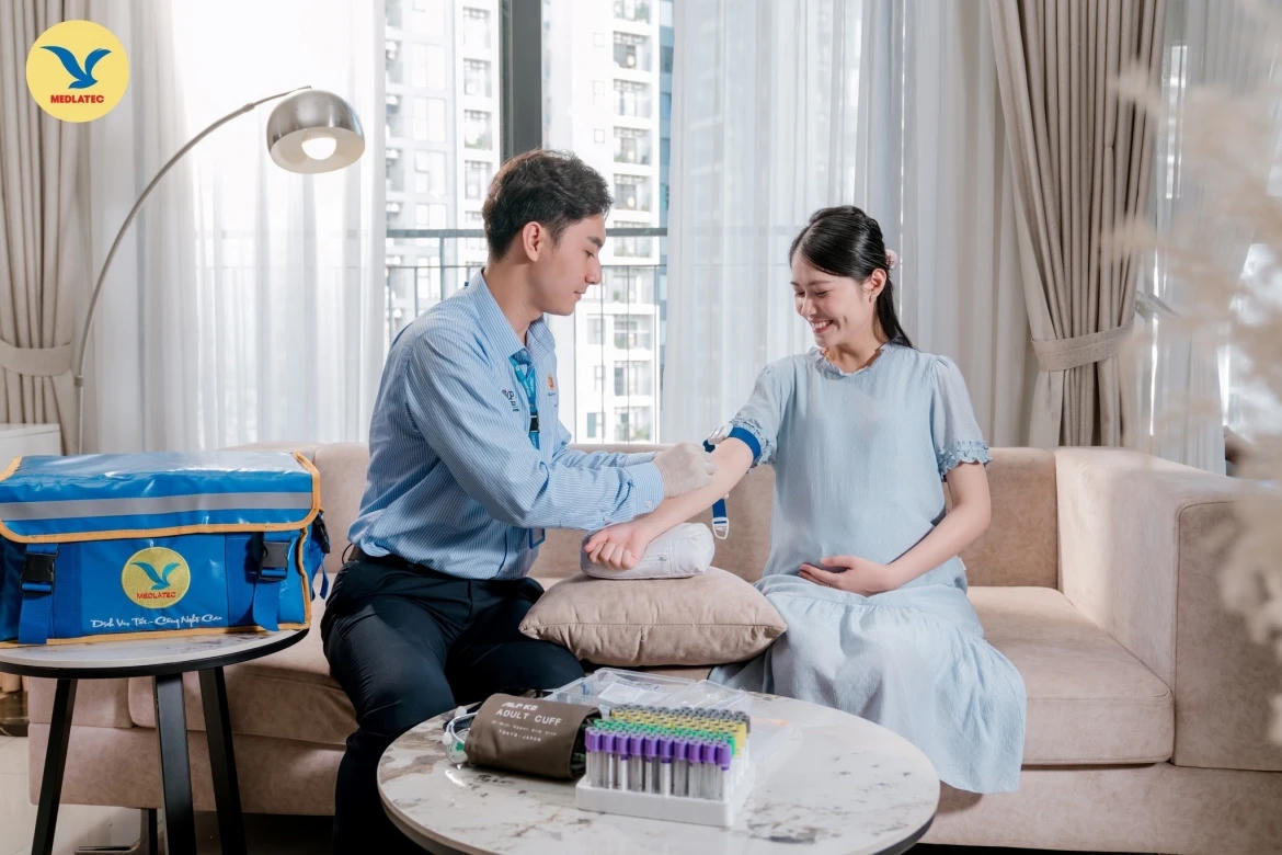 Người dân có quyền xác minh danh tính của cán bộ lấy mẫu xét nghiệm tận nơi MEDLATEC.