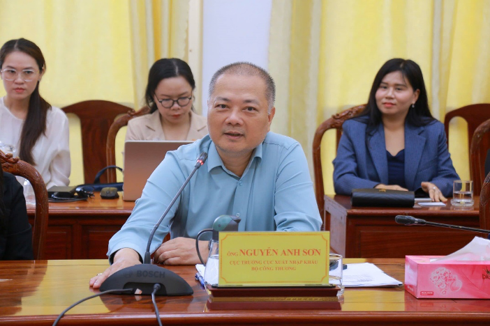 Ông Nguyễn Anh Sơn, Cục trưởng Cục Xuất nhập khẩu (Bộ Công Thương) 
phát biểu tại buổi làm việc.