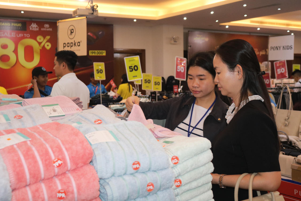 Các mặt hàng bán tại chương trình.
