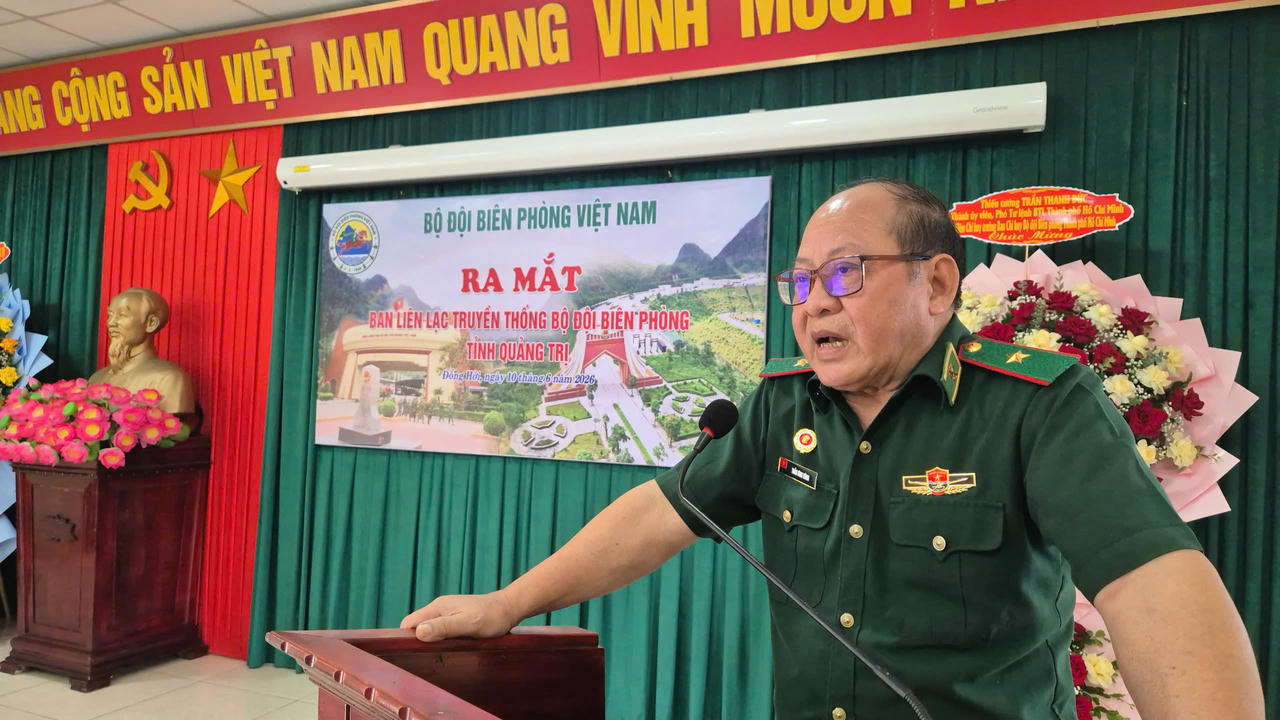 Thiếu tướng Trần Đình Dũng, nguyên Phó Tư lệnh, Tham mưu trưởng Bộ đội Biên phòng phát biểu tại buổi ra mắt ban liên lạc.